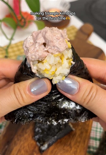Easy Triangle Kimbap Recipe with Egg and Tuna