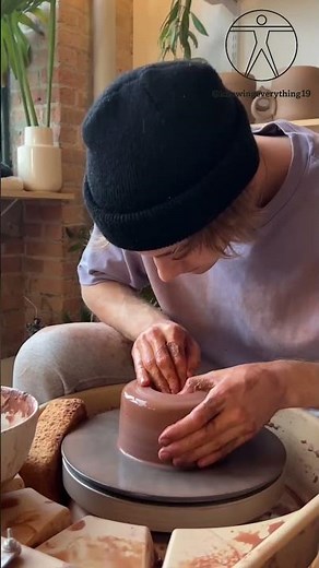 Pottery 101: Watch This Guy Make a Bowl From Start to Finish! #shorts