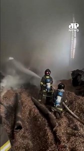 Explosão seguida de incêndio mata uma pessoa em indústria de SP #Shorts