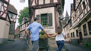 How does someone who chooses to see the world your way, choose to see the world? On an Avalon Waterways river cruise. | Avalon Waterways
