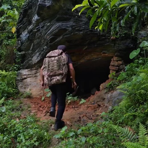 Hidden Survival Shelter Built Under a Huge Rock