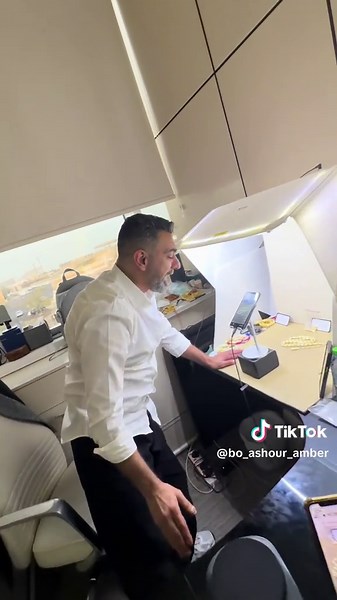 تم بيع هالقطعه المخمليه بمزادكم مزاد بوعاشور بمبلغ ثلاث الاف وميتين دينار كويتي فقط لاغير الى الاخ العزيز حيدر قيس الف بركه وعافيه تتهنى ياخوي . . #بوعاشور #الكويت #مشاهير_تيك_توك #fypシ #الشعب_الصيني_ماله_حل