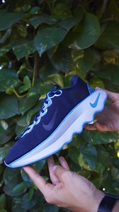El Nike Motiva te ayuda a superar todo lo que el día te depare, a tu ritmo. La suela cuenta con un patrón exclusivo y un diseño tipo balancín extragrande que se combinan para ofrecer una pisada supersuave, amortiguada y cómoda.​ Calzado: USD 140 | META SPORTS