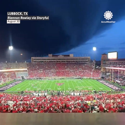 A massive supercell lit up the skies over Texas Tech, delaying the game with fierce winds and lightning in a stunning timelapse view. 🌩️ | AccuWeather