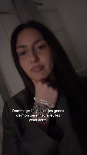 Yeux Marrons vs Yeux Verts : Choix de Style
