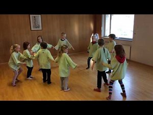 2. luokan eurytmiaa, Turun Steiner-koulu