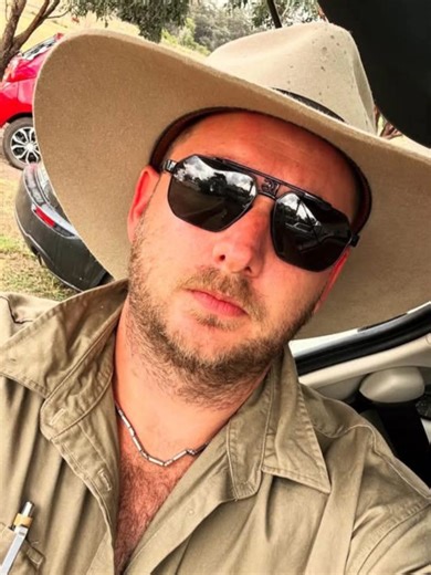 Big Dan. Never have I met a man who smells so good, who can wear sunglasses like a fashion statement, who can see the good in every situation, who had the empathy to look past the issues in every person, kid and animal, and who was happy to give so much of himself, even when he was also struggling. His compassion and kindness meant the world to us and we will be forever grateful we got to know him in the past almost 6 years. Rest in peace our beautiful friend. I'll miss dearly our Tuesday mornin