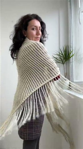 Cream Beige Knitted Triangle Mesh Shawl With Fringe