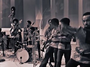 19K views · 380 reactions | James-Brown & Bobby Byrd - Sex Machine (1971) | I mitici anni 70 80 90 | Facebook