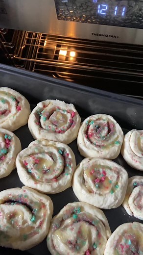 Delicious Cinnamon Buns Recipe with Kellogg's Froot Loops Twist