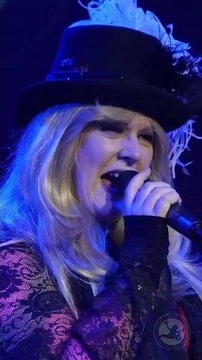 Fleetwood Mac tribute band performs Landslide live at Blue Frog Studios #rockmusic #cover #shorts