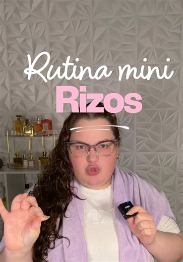 Respuesta a @:(:( cuñis rutina de rizos pero esta vez, con productos miniiiii. Estos pequeños accesorios están devorando #curlyhair #curlyhairroutine #curlyhairtutorial #definicionderizos #rutinaderizos
