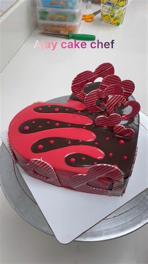 Beautiful heart shape cake decorating ideas #viral #heartcake #chocolateheart #trending #cakevideo