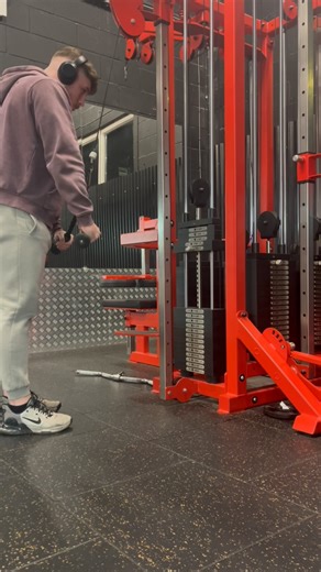 GM Fitness and Coaching on Instagram: "Nothing edited today just a plain video. Sometimes it’s the simple things that make the biggest difference. When I first started in the gym, I wish someone showed me how to set up the machines and which exercises hit each muscle group. It can feel overwhelming when everything is new. So today I filmed a quick demo on how to set up the cables and what attachments to use for both triceps and biceps. If this helps even one new gym-goer feel more confident, it’