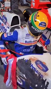 682K views · 9.5K reactions |  "Uma Outra Estória", ovvero Un’altra storia Si tratta di un’opera di Adhemar Cabral, ha ricreato la scena dell’incidente di Senna in scala reale, ma con il pilota che esce dalla monoposto. A vederla fa venire i brividi… Tutti avrebbero sperato in un finale così  | F1_Italia | Facebook