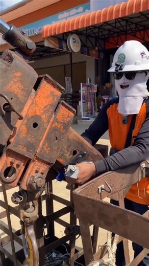 ⚡ How Utility Crews Install a Basket on a Knuckle Boom Crane 😱