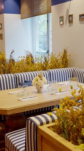 Rendez-vous au premier étage des du magasin Gourmet des Galeries Lafayette Paris Haussmann, pour découvrir la nouvelle scène culinaire de la capitale. Sur 1 000m2, jeunes talents et chefs influents invitent à leurs tables et ouvrent leurs cuisines à tous les publics. 7 noms au programme. 7 restaurants et 7 décors imaginés sur-mesure. Des recettes exclusives inspirées par la culture street-food, la cuisine végétale, asiatique, sud-américaine ou méditerranéenne. Et un bar à la carte des vins signé
