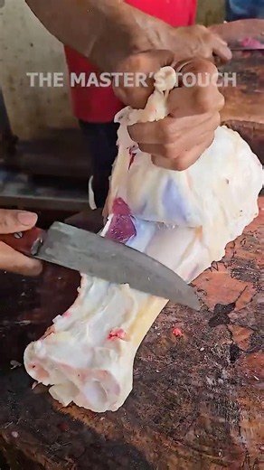 Master Butcher's Perfect Knife Skills! 😮