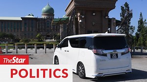 Political leaders go in and out of Putra Perdana ------------------------------------------ LIKE & FOLLOW US for the latest updates ------------------------------------------ YOUTUBE➜ https://cutt.ly/TheStar FACEBOOK ➜ https://fb.com/TheStarOnline WEBSITE ➜ https://thestartv.com/c/news | The Star