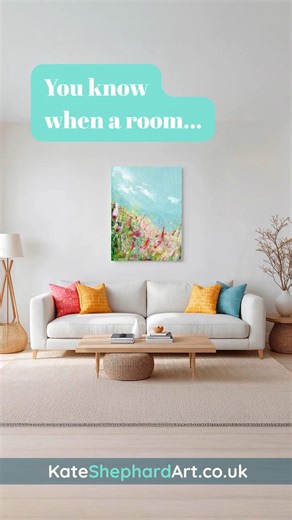 Kate Shephard on Instagram: "You know that feeling when a room just... works? Like everything somehow belongs together even though you didn't plan it that way? Turns out there's actually a reason for that, and it's called the 70/30 rule. (I may have left computer programming behind, but I still love a good system - LOL :) !) The idea: 70% of your space stays in one main color or vibe, and the other 30%? That's where you bring in the contrast — the textures, the pops of color, the things that mak