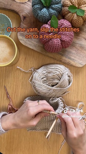 Easy Knitted Pumpkins for Fall - Beginner-Friendly Tutorial