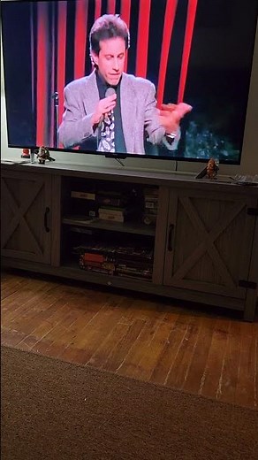 Seinfeld intro on stage.The center lane