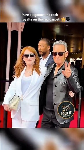 Bruce Springsteen & Patti Scialfa are the ultimate rock 'n' roll couple! 🖤 #BruceSpringsteen