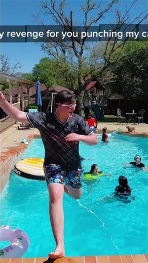 news reporter falls in pool #funny #bibble #news #quizzing