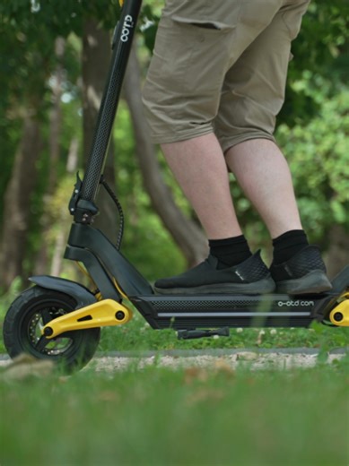 Electric Scooter OOTD: Glide Through City Life