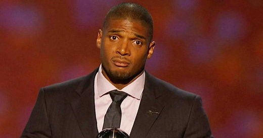 Michael Sam accepts ESPY's courage award with emotional speech