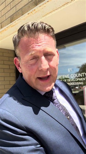 “Prosecutor David Hayes runs away”