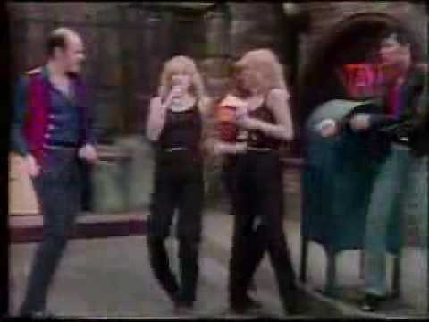Cherie & Marie Currie - Messin' with the Boys