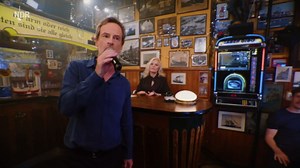 Musik bei Inas Nacht: Jörg Hartmann mit "Sway"