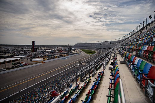 Best places to sit at the Daytona 500 for an unforgettable NASCAR experience