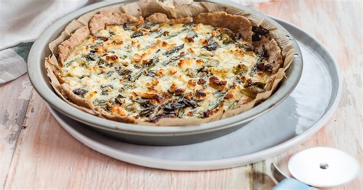 La tarte salée d'Hélène Darroze est la recette parfaite pour ceux qui n'aiment pas la quiche lorraine