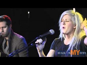 Ellie Goulding- "Lights" LIVE on the MYStage