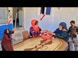 Hamid tries to make a better life for his stepmother, and his psychotic wife torments him.