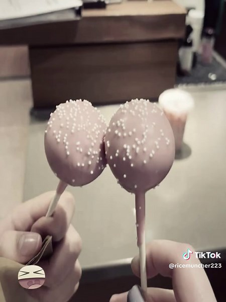 Delicious Birthday Cake Pop Recipe for Any Celebration