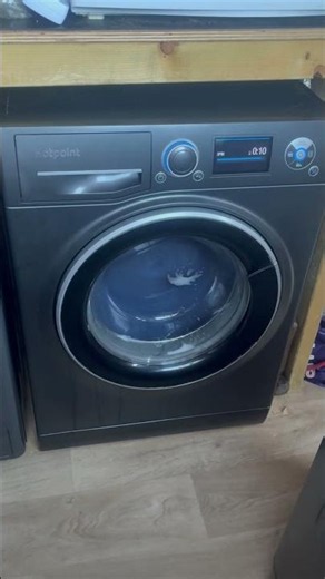 Hotpoint RZ1066B washing machine || POWERFUL final spin!