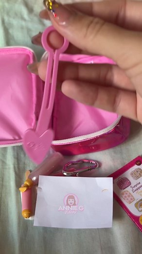 Mini Travel Surprise Bag from Our Generation Dolls ✨ Get yours in the first comment👇🏻 There are six styles to collect, and each comes with 6 surprise minis inside! these can be used with the #ogdolls or even for real makeup or other mini items for travel #anniegvideos #AnnieG #target #targetfinds #miniaturas #miniatures #tinythings #viralpost #oddlysatisfyingvideo #OddlySatisfying #tiktok #tiktokviral #juguetes #toys | Annie G