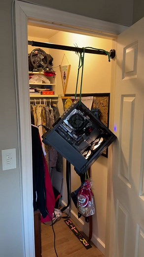 Innovative PC Hanging Techniques with a Loaf of Bread