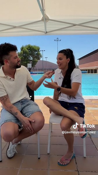 Rosalía ha visto la coreografía del equipo de natación sincronizada: así se hizo Berghain. Hablo con Andrea Fuentes, medallista olímpica y ahora entrenadora #rosalia #natacionsincronizada #olimpiadas #mundial #andreafuentes