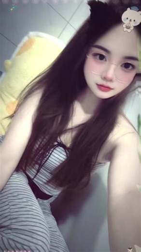 在普通的日子里，给自己加一点可爱，烦恼全拜拜～#原相机实况 #甜妹穿搭随意拍