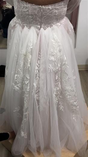 Behind the scenes of us building a 7 button American bustle for movement and comfort!🤍 • • • 𝙰𝚕𝚝𝚎𝚛𝚊𝚝𝚒𝚘𝚗𝚜- @andreasbridalalterations ______________________________________________ Book your appointment call 469-900-5510 ______________________________________________ #weddingdress #dallaswedding #weddinggowns #2026bride #alterations