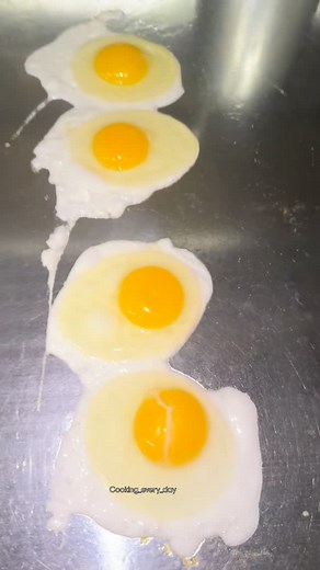 200 reactions · 15 comments | How fast can you flip eggs #cookingeveryday #kitchen #breakfast #eggs #morningvibes☀️ | Cooking every day | Facebook