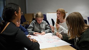 Debat adalah Seni dalam Berbicara, Berikut Pengertian, Tujuan, dan Etikanya