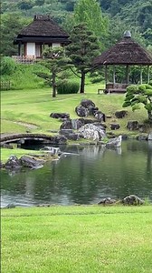 大名庭園「楽山園」雨の風景・・・建物は左が「梅の茶屋」右が「腰掛茶屋」 #shorts 群馬県甘楽町小幡