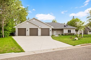 568 Woodland Ln, New Richmond, WI 54017 - MLS 6508239 - Coldwell Banker