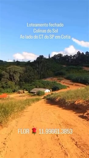 Aconteceu em Cotia ou região on Instagram: "*LOTEAMENTO COLINAS DO SOL* 🌞 ⚽️ 🥅 Ao lado do CT do SPFC em Cotia. Há 5 minutos do Centro; 🛣️ Fácil acesso ao rodoanel pelo Embu 🐝, e tb pela Raposo Tavares. Próximo a hospital 🏥, 🏪 supermercado shopping e vários comércios; 🚪Portaria 24hr; 🌴 🌳 134mil m² de área verde; 🏖 🌊 🐟 Um lago incrível de 8mil m² e lazer de clube com salão de festas 🥳, de jogos 🎮, academia 🤸🏻‍♂️ quadras ⚽️, piscinas 🤽‍♂️ em meio a natureza 🎋 🌳 🌳🌴🍀 Agende sua 