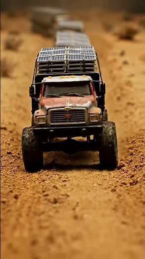 Solar Powered RC Truck Convoy: Desert Off-Road Adventure! 🚚☀️